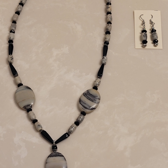 Black and Gray Beaded Statement Necklace and Earrings Set - Picture 3 of 5